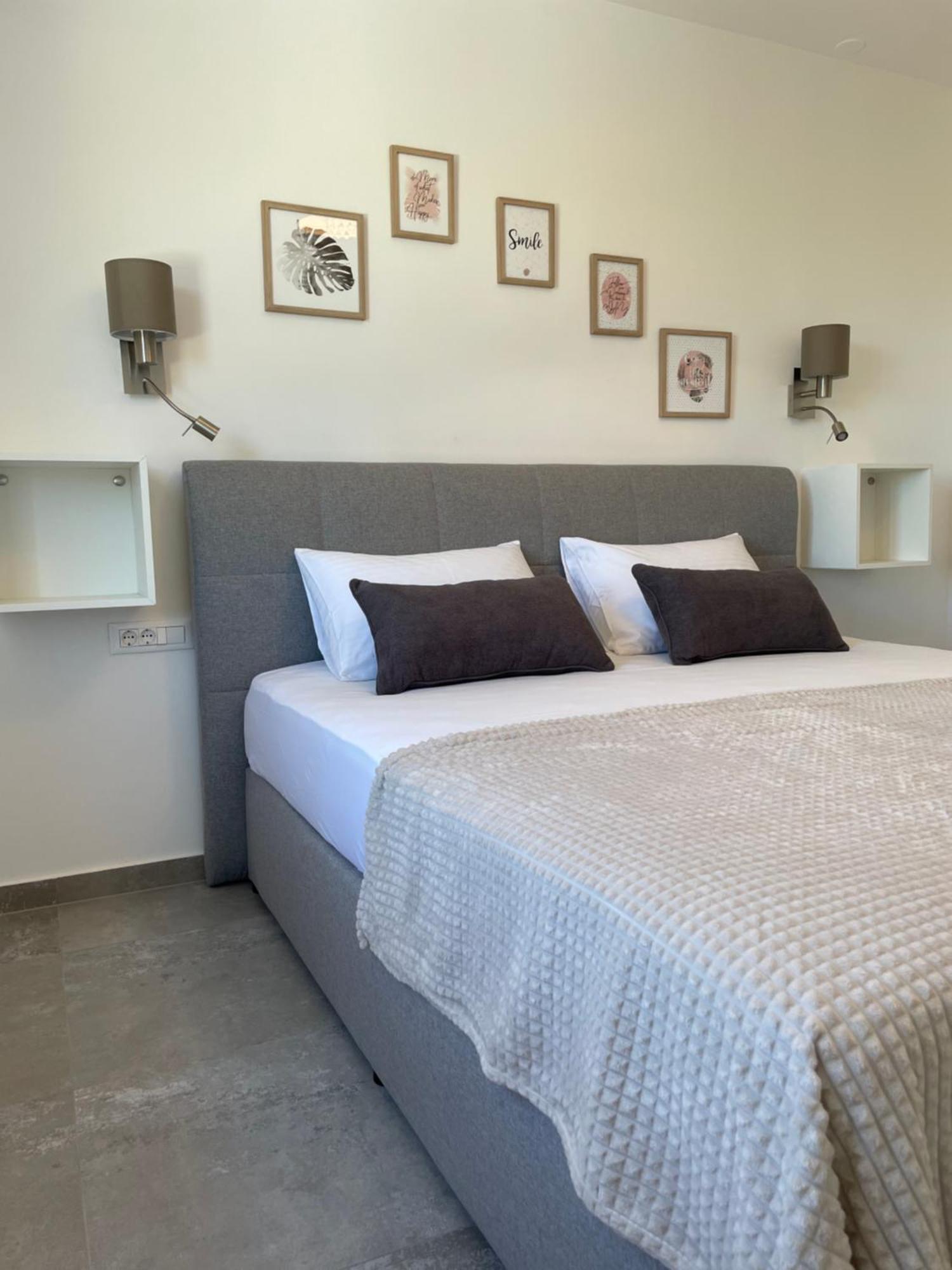 Sandra Apartments Makarska Luaran gambar
